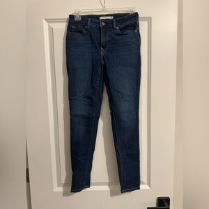 Size 25 711 Levi’s skinny jeans